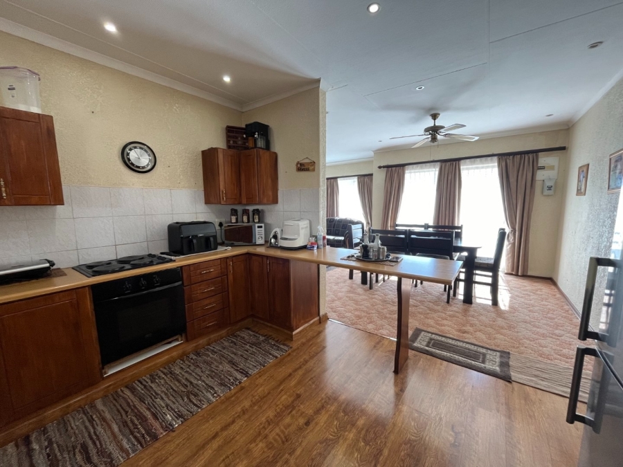 3 Bedroom Property for Sale in Geelhoutpark North West